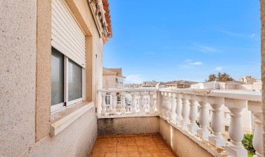 Resale - Apartment / flat - Torrevieja - Estacion De Autobuses