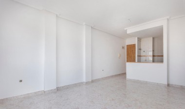 Resale - Apartment / flat - Torrevieja - Estacion De Autobuses