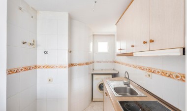 Resale - Apartment / flat - Torrevieja - Estacion De Autobuses