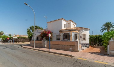 Resale - Villa - Orihuela Costa - La Florida