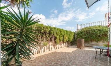 Resale - Villa - Orihuela Costa - La Florida