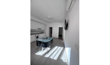 Resale - Apartment / flat - Torrevieja - Paseo Maritimo