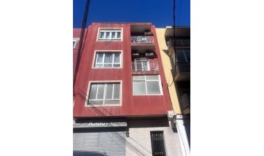 Resale - Apartment / flat - Torrevieja - Paseo Maritimo