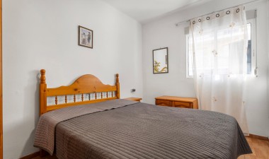 Resale - Apartment / flat - Torrevieja - Estacion De Autobuses