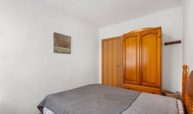 Resale - Apartment / flat - Torrevieja - Estacion De Autobuses