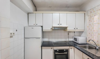 Resale - Apartment / flat - Torrevieja - Estacion De Autobuses