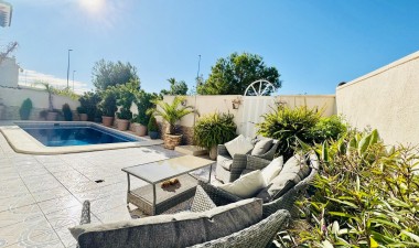 Resale - Villa - Orihuela Costa - Cabo roig - La Zenia