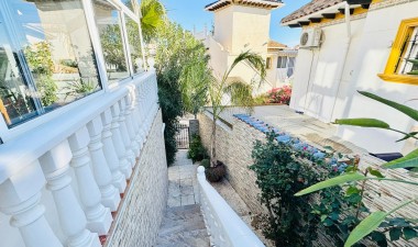 Resale - Villa - Orihuela Costa - Cabo roig - La Zenia