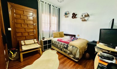 Resale - House - Torrevieja - Las calas