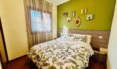 Resale - House - Torrevieja - Las calas