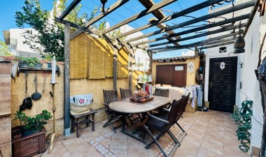 Resale - House - Torrevieja - Las calas