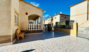 Resale - Villa - Orihuela Costa