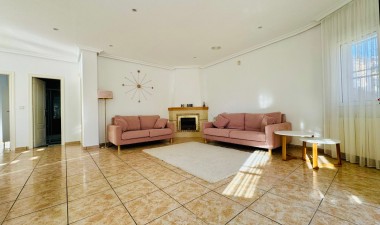 Resale - Villa - Orihuela Costa - La Florida