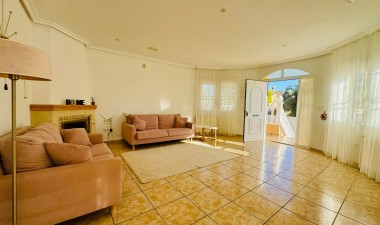 Resale - Villa - Orihuela Costa - La Florida