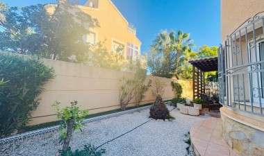 Resale - Villa - Orihuela Costa - La Florida