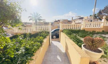 Resale - Villa - Orihuela Costa - Costa Blanca