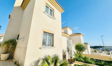 Resale - Villa - Orihuela Costa - Costa Blanca