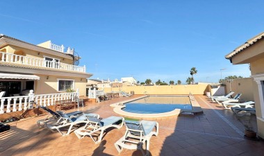 Resale - Villa - Torrevieja - Los Balcones - Los Altos del Edén