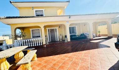 Resale - Villa - Torrevieja - Los Balcones - Los Altos del Edén