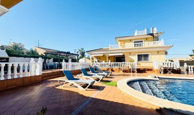 Resale - Villa - Torrevieja - Los Balcones - Los Altos del Edén