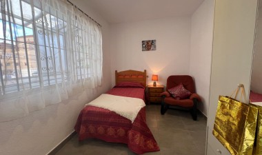 Herverkoop - Bungalow - Torrevieja - Calas Blanca