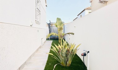 Resale - Villa - Orihuela Costa - Playa Flamenca