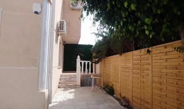 Resale - House - Orihuela Costa - La Zenia