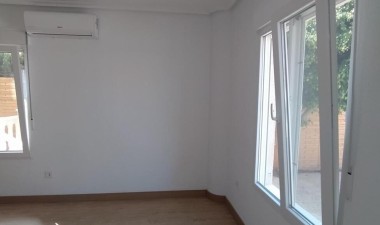 Resale - House - Orihuela Costa - La Zenia