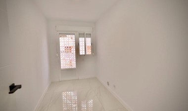 Resale - Apartment / flat - Torrevieja - Costa Blanca