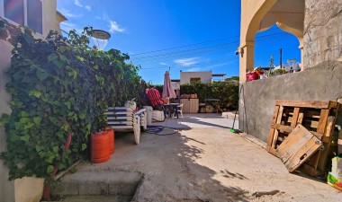 Resale - Villa - San Miguel de Salinas - Inland