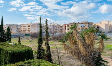 Odsprzedaż - Dom - Torrevieja - Calas Blanca