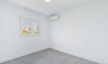 Resale - House - Torrevieja - Calas Blanca