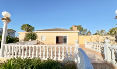 Wiederverkauf - Villa - Orihuela Costa - Las Filipinas