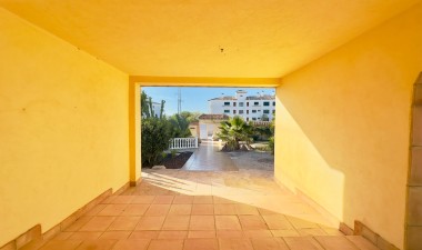 Wiederverkauf - Villa - Orihuela Costa - Las Filipinas