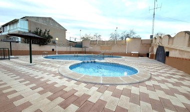 Resale - Bungalow - Torrevieja - Los altos