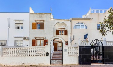 Resale - House - Torrevieja - Calas Blanca