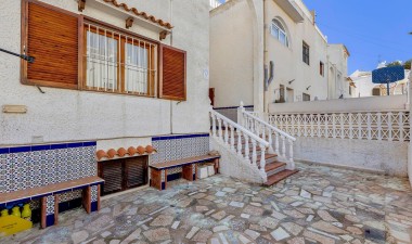 Resale - House - Torrevieja - Calas Blanca