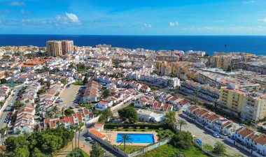 Odsprzedaż - Dom - Torrevieja - Calas Blanca