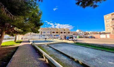 Odsprzedaż - Dom - Torrevieja - Calas Blanca