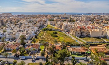 Odsprzedaż - Dom - Torrevieja - Calas Blanca