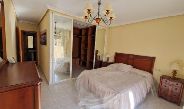 Resale - Apartment / flat - Torrevieja - Playa de los Locos