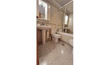 Resale - Apartment / flat - Torrevieja - Playa de los Locos