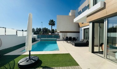 Resale - Villa - Orihuela Costa - Villamartín