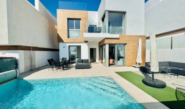 Resale - Villa - Orihuela Costa - Villamartín