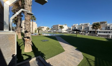 Resale - Town House - Torrevieja - aguas nuevas