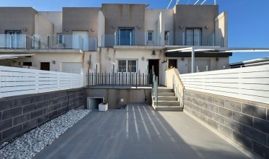 Resale - Town House - Torrevieja - aguas nuevas