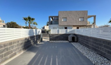 Resale - Town House - Torrevieja - aguas nuevas