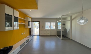 Resale - Town House - Torrevieja - aguas nuevas