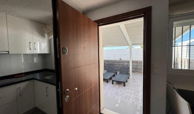 Resale - Town House - Torrevieja - aguas nuevas