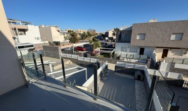 Resale - Town House - Torrevieja - aguas nuevas